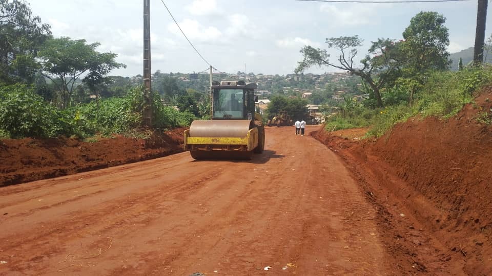 Entretien de la route Bafang-Nkondjock : l’entreprise reprend ses travaux avec quatre équipes mobilisées