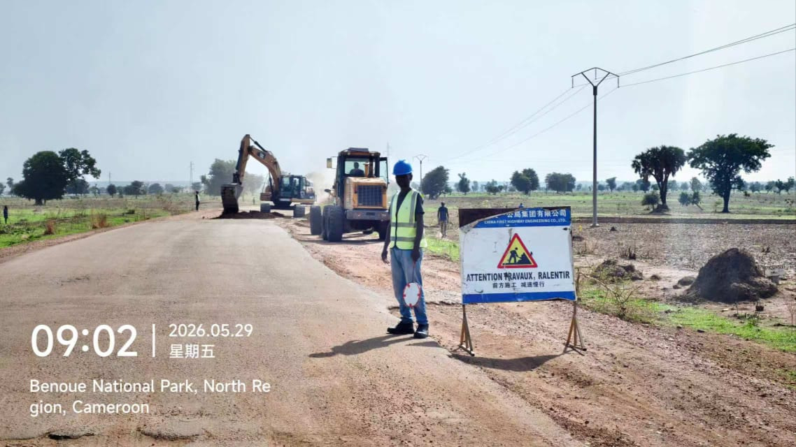Route Ngaoundere-Garoua : les entreprises mènent des travaux de maintien de circulation, parallèlement aux prestations préliminaires de reconstruction