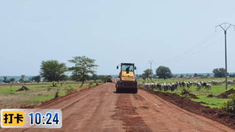 Reconstruction de la section Pont Salah-Entrée village Ouro Andre : l’entreprise CFHEC effectue un essai à blanc de sa centrale de concassage